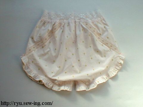 後ろにもレース