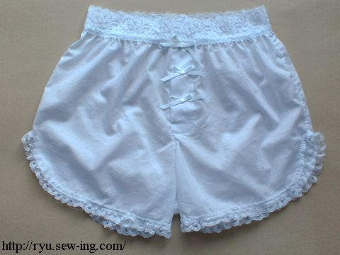 前には３つのリボン